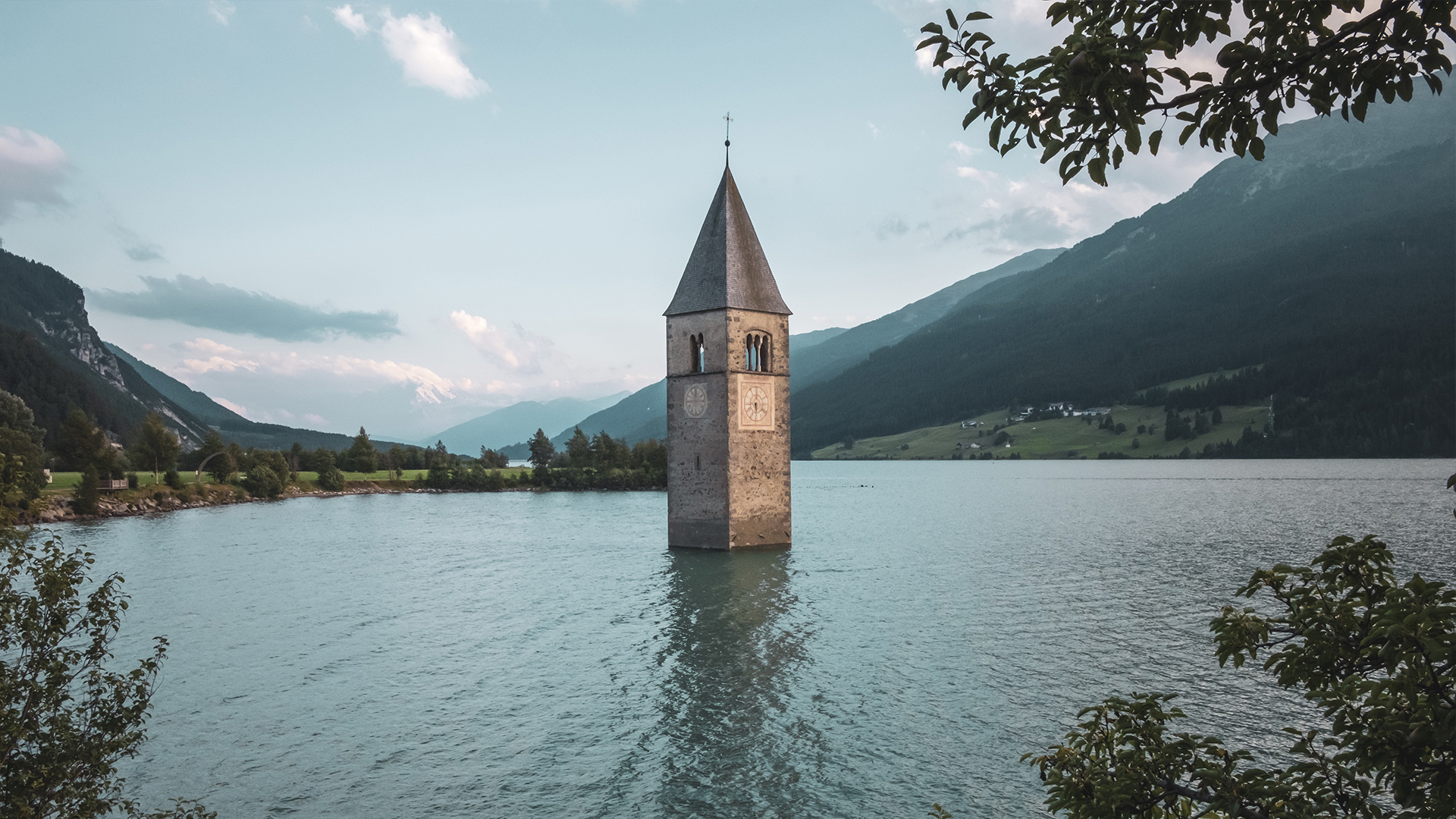 Campanile nel Lago di Resia