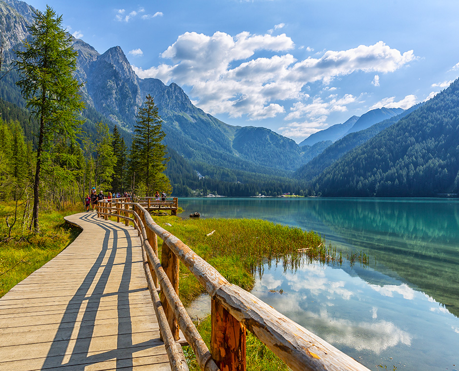 Il Lago di Anterselva, un bellissimo lago in Alto Adige, Italia