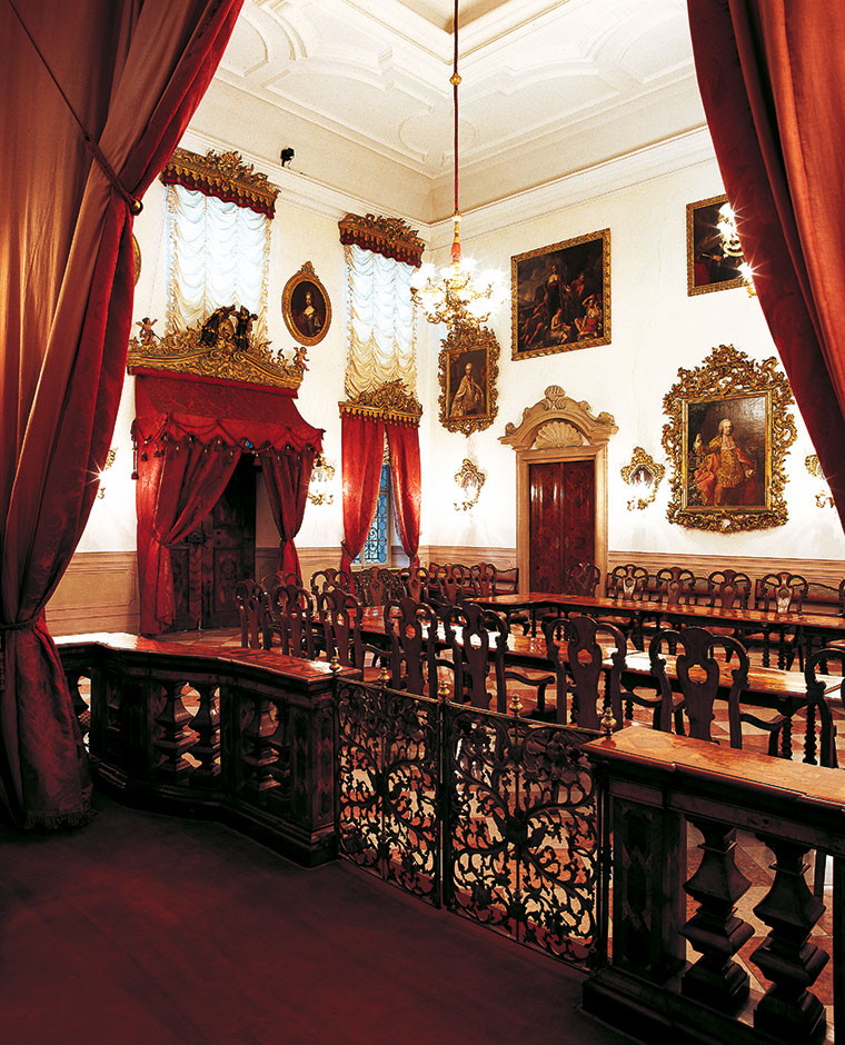 Il salone d'onore nel museo mercantile di Bolzano