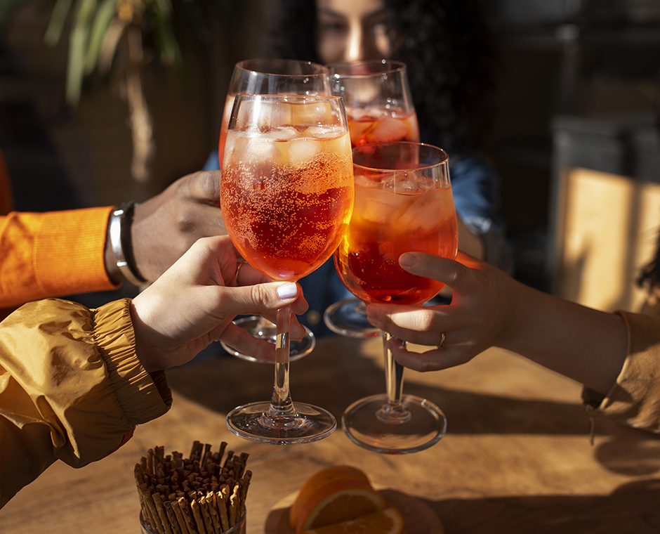 Brindisi degli amici con Veneziono Aperol Spritz