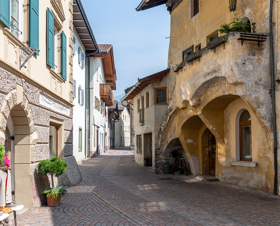 sarentino vie del centro