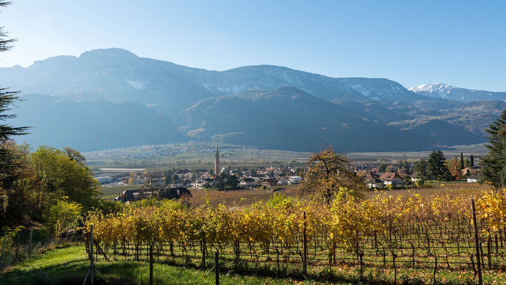 Vista panoramica sul paese Terlano